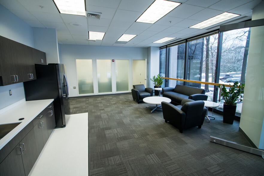 8401 Corporate Dr, Landover, MD for lease - Interior Photo - Image 3 of 20