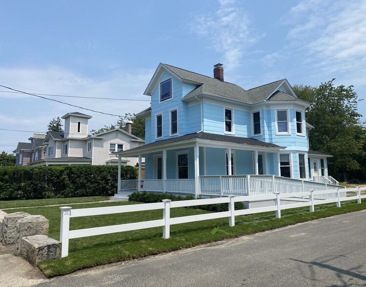 434 Griffing Ave, Riverhead, NY for sale - Building Photo - Image 1 of 1