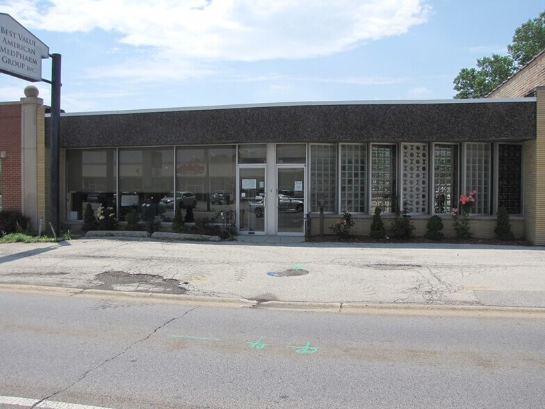 7412 N Milwaukee Ave, Niles, IL for sale - Building Photo - Image 1 of 1