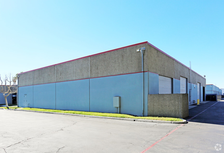 351-357 S Acacia Ave, Fullerton, CA for lease - Building Photo - Image 3 of 3