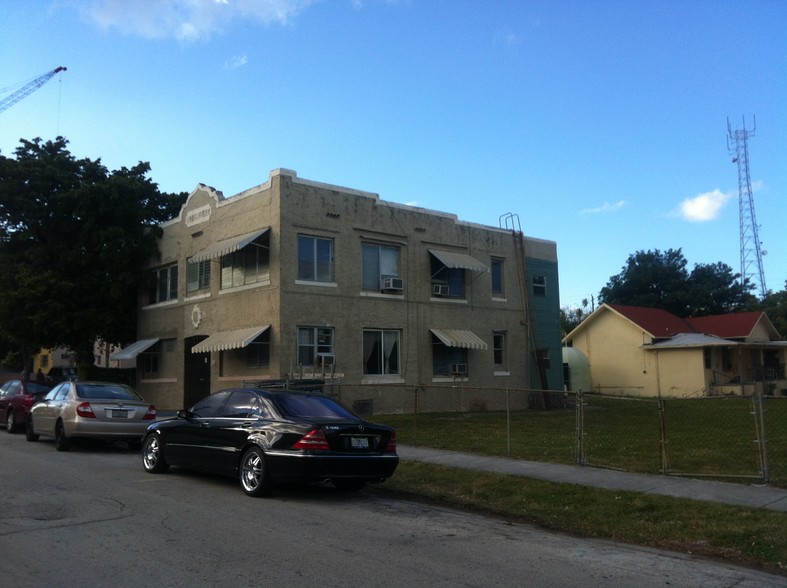 1111 NW 6 St, Miami, FL for sale - Primary Photo - Image 1 of 3