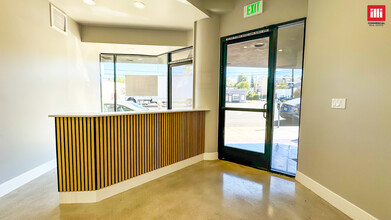 22837 Ventura Blvd, Woodland Hills, CA for lease Interior Photo- Image 1 of 7