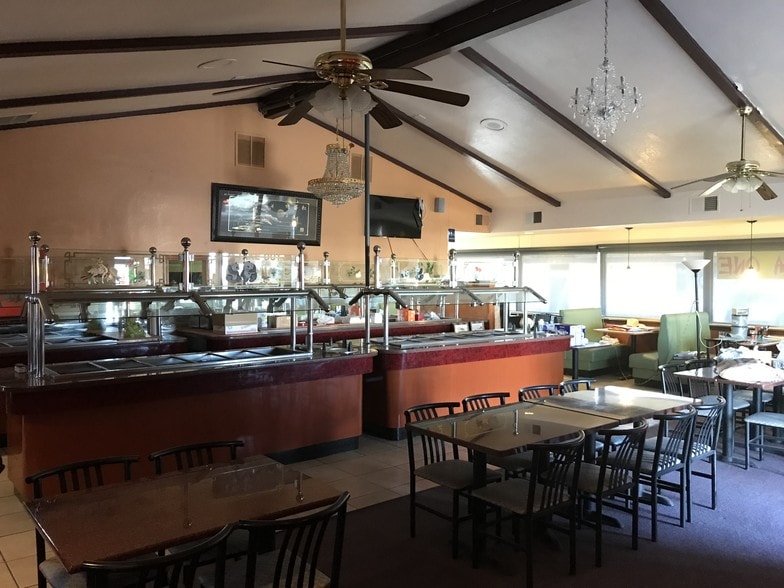 1023 E F St, Oakdale, CA for lease - Interior Photo - Image 1 of 15