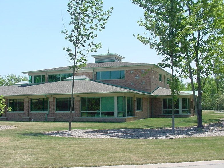 260 Burns Rd, Elyria, OH 44035