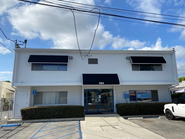 524 W Commonwealth Ave, Fullerton, CA for lease - Building Photo - Image 1 of 3