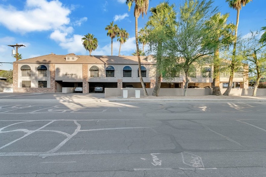 4539 N 22nd St, Phoenix, AZ for lease - Building Photo - Image 3 of 11