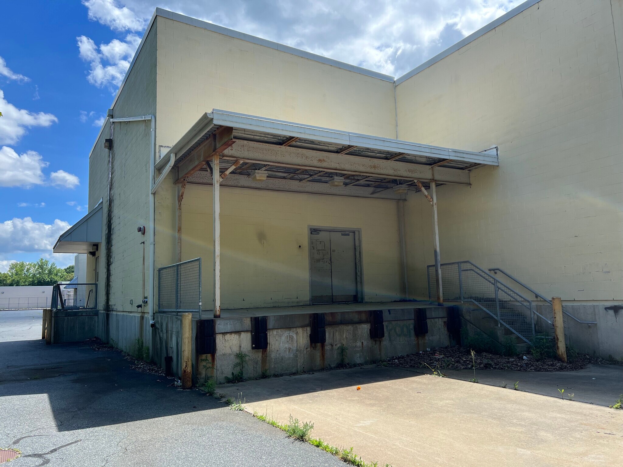 7086 Worcester Rd, ster, MA 01570 ster Plaza