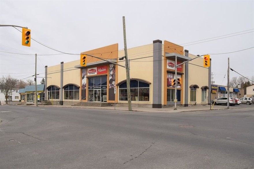 1027 Notre Dame St, Embrun, ON for sale - Primary Photo - Image 1 of 14