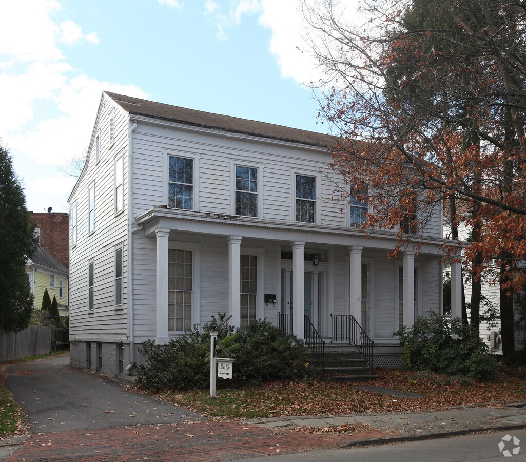 303 Clinton Ave, Kingston, NY 12401