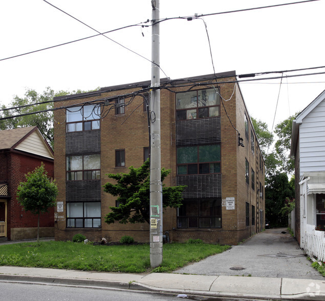 156 Barrington Ave, Toronto, ON for sale - Building Photo - Image 2 of 3