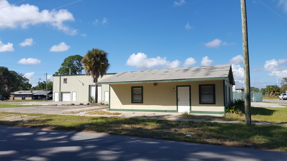 4285 Capron Rd, Titusville, FL for lease - Building Photo - Image 3 of 6