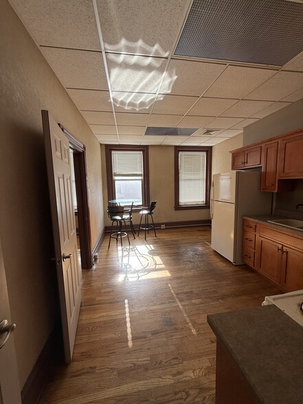 43 Broad Street #multiple properties, portfolio of 3 properties for sale on LoopNet.com - Building Photo - Image 3 of 19