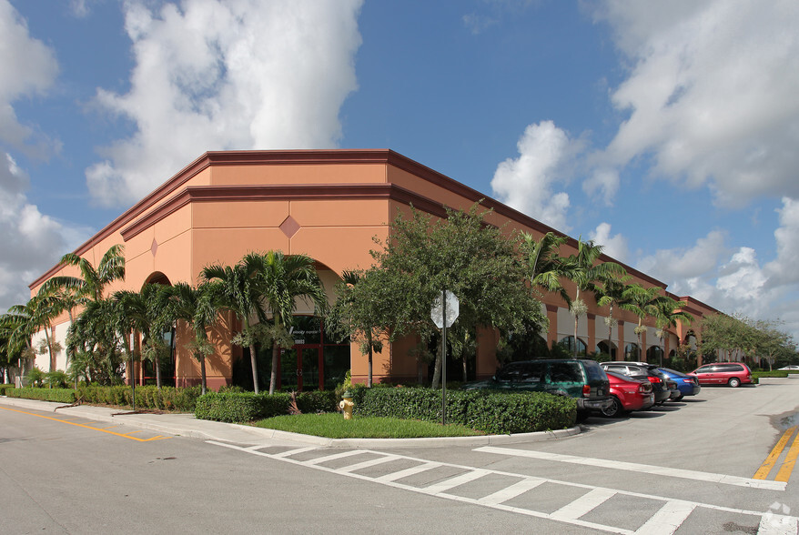 10803-10889 Marks Way, Miramar, FL for lease - Building Photo - Image 3 of 3