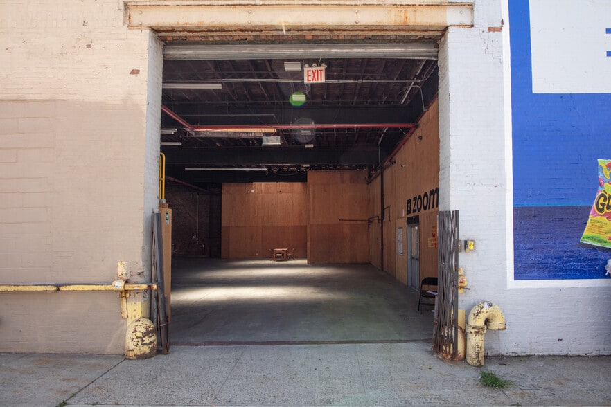 176 Flushing Ave, Brooklyn, NY for lease - Building Photo - Image 2 of 27