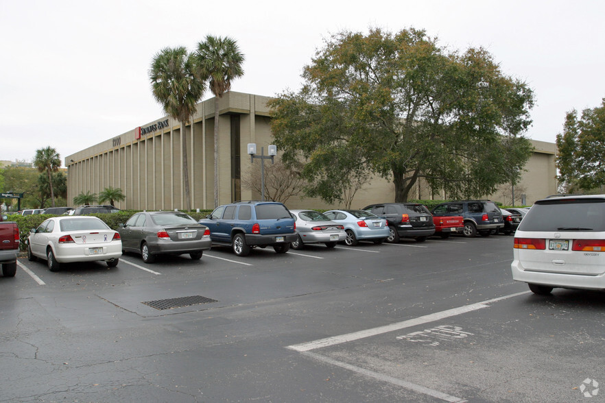 1300 N Westshore Blvd, Tampa, FL for lease - Building Photo - Image 2 of 17