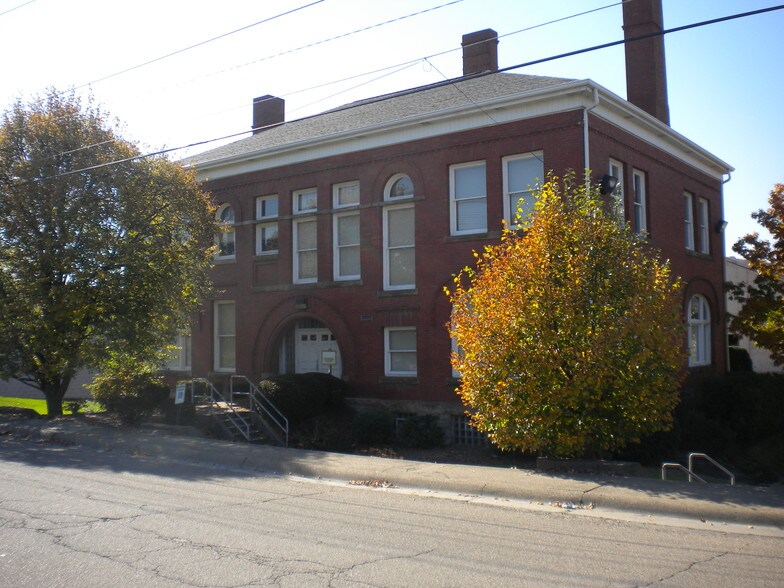 1915 Dr. Thomas Blvd, Arnold, PA for sale - Building Photo - Image 1 of 4