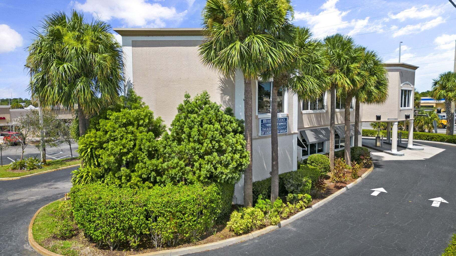 887-903 E Prima Vista Blvd, Port Saint Lucie, FL for lease Building Photo- Image 1 of 9