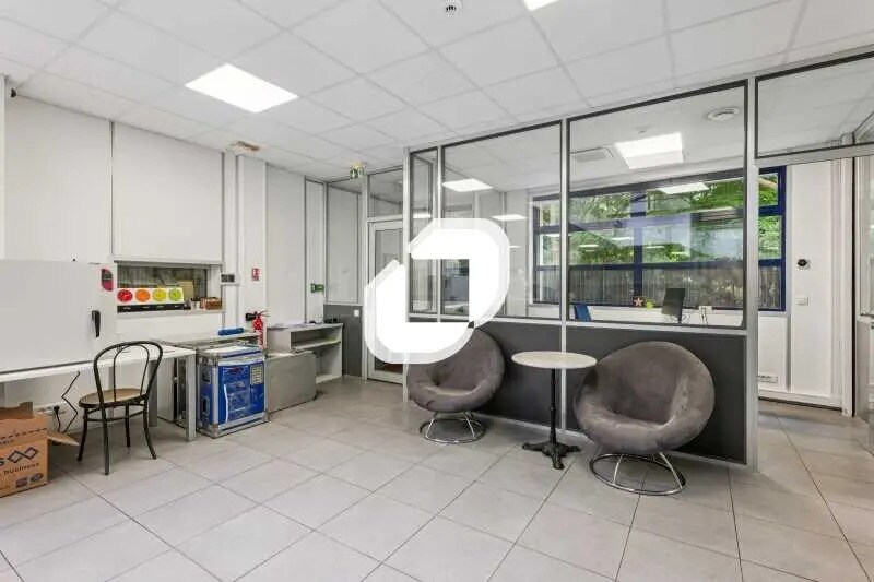 Office in Paris for lease - Interior Photo - Image 2 of 11