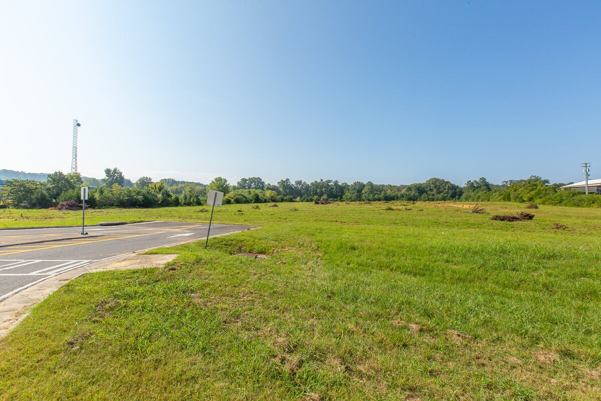 00A Battlefield, Fort Oglethorpe, GA 30742 FRONTAGE 1.54 Acres on