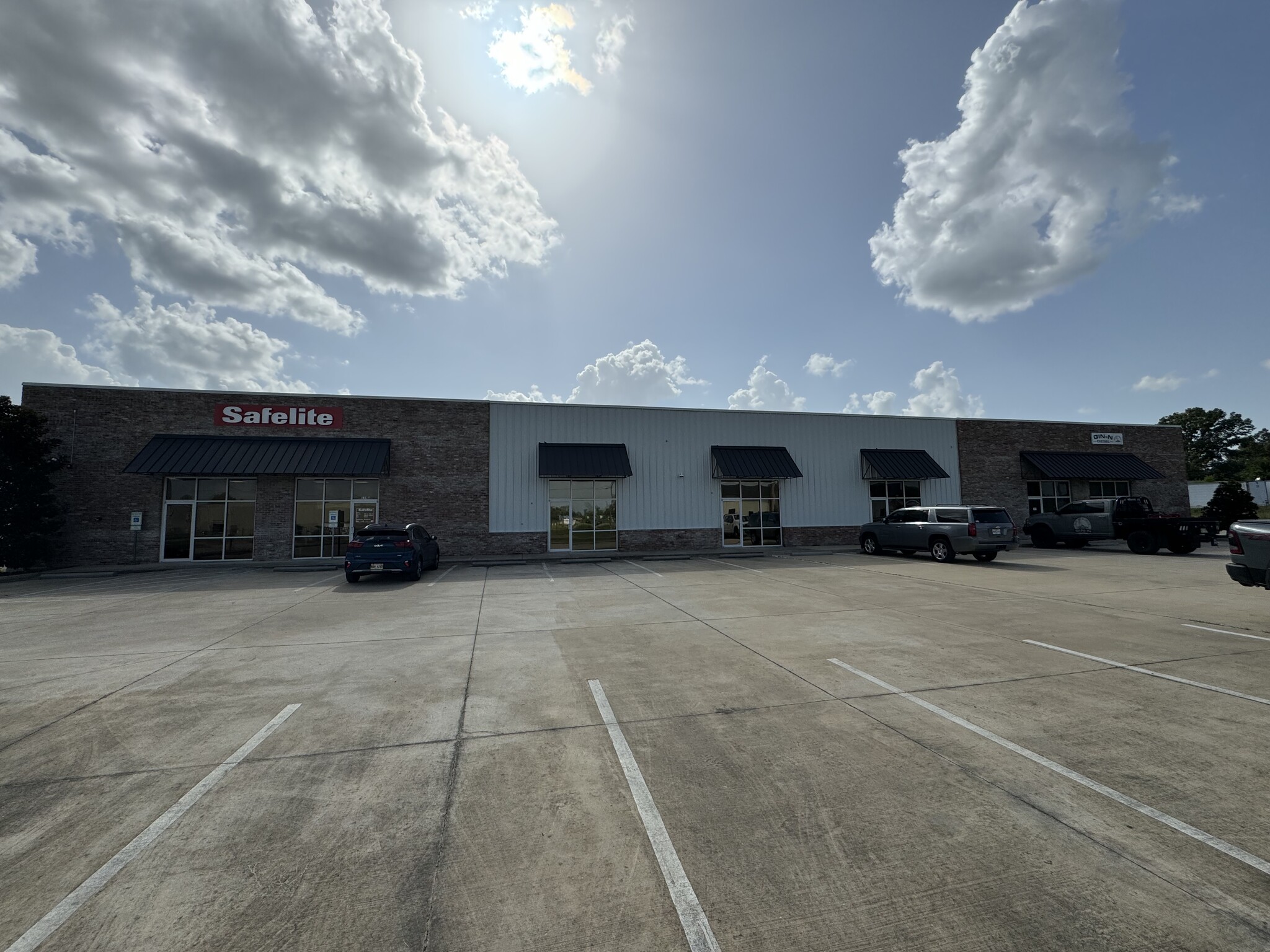 119 Enterprise Dr, Madison, MS for lease Building Photo- Image 1 of 19