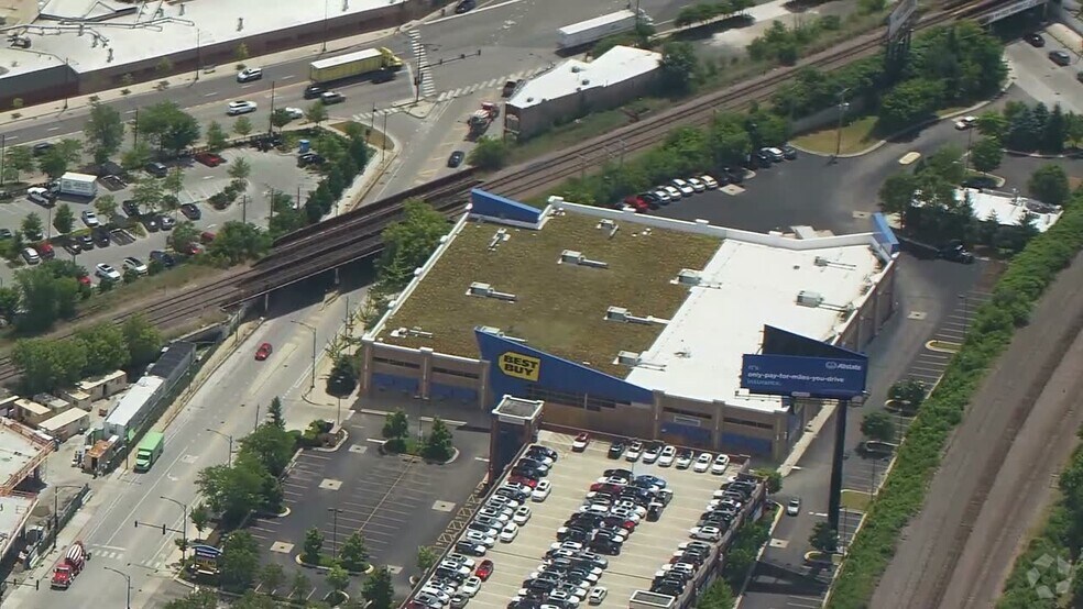 2100 N Elston Ave, Chicago, IL for sale - Aerial Video - Image 2 of 3