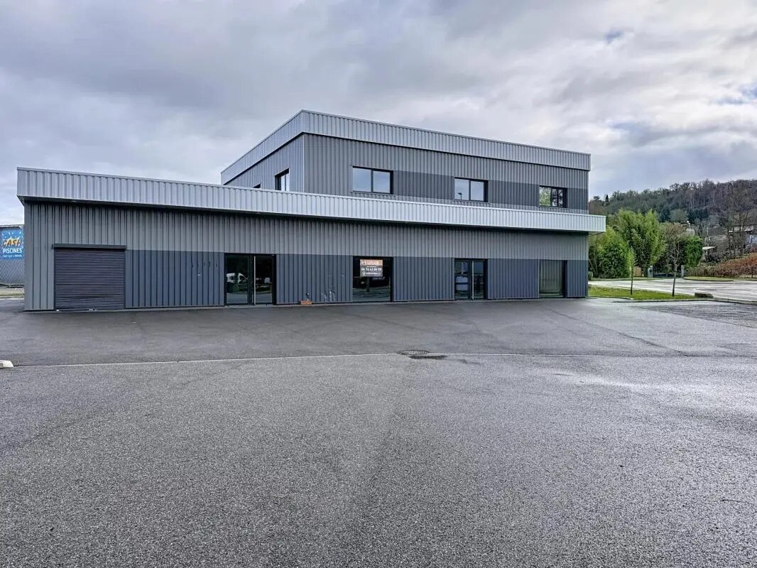 Office in Bourgoin-Jallieu for lease Building Photo- Image 1 of 12