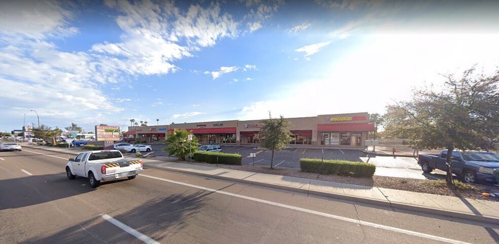437 S Gilbert Rd, Mesa, AZ for lease - Building Photo - Image 2 of 10