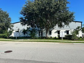 OFFICE / WAREHOUSE IN LAKEWOOD RANCH - Warehouse