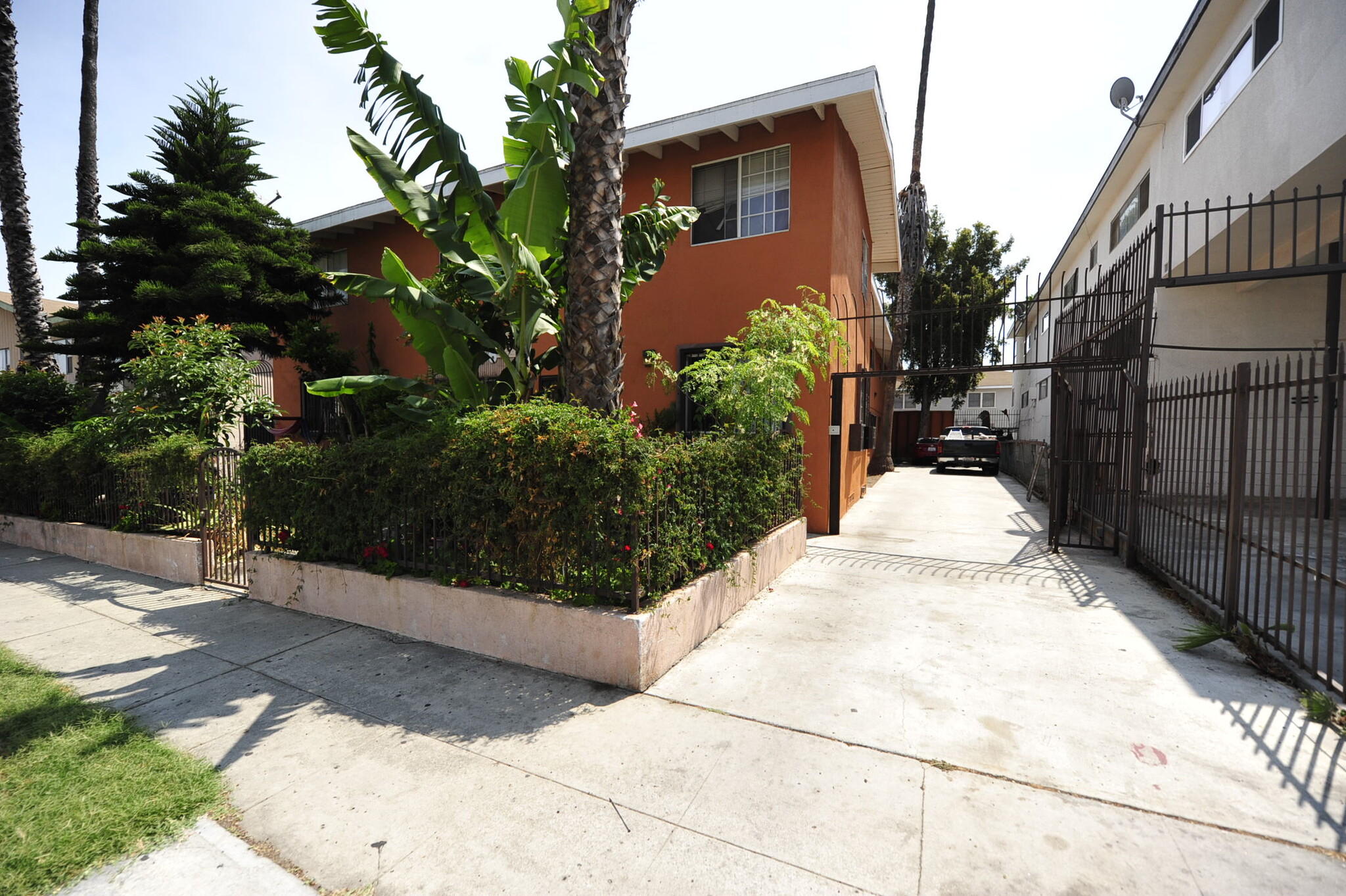 4046 Nicolet Ave, Los Angeles, CA for sale Building Photo- Image 1 of 27