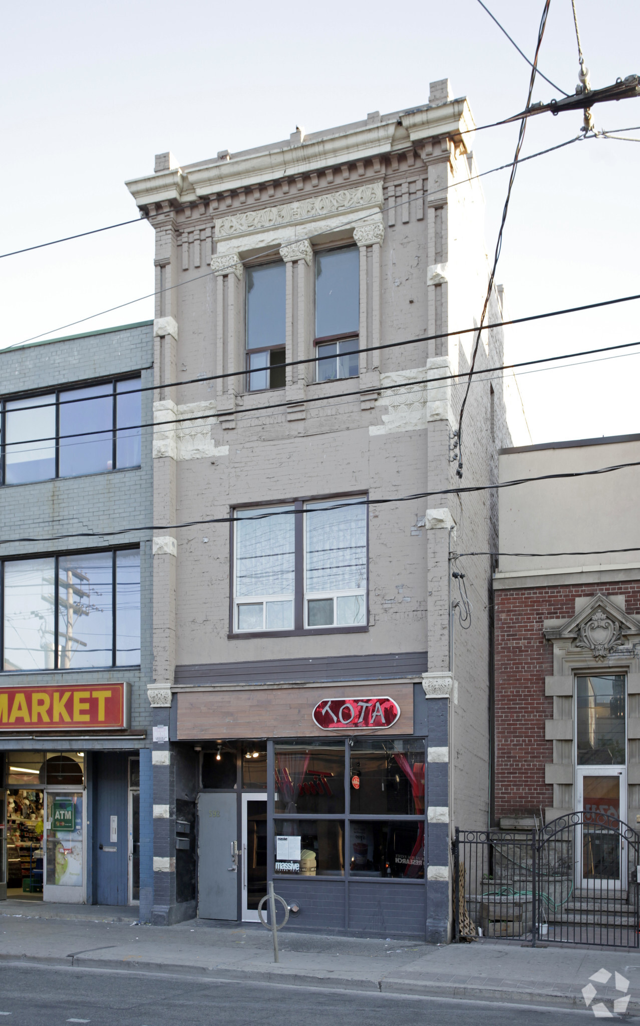 592 Queen St W, Toronto, ON for lease Primary Photo- Image 1 of 3