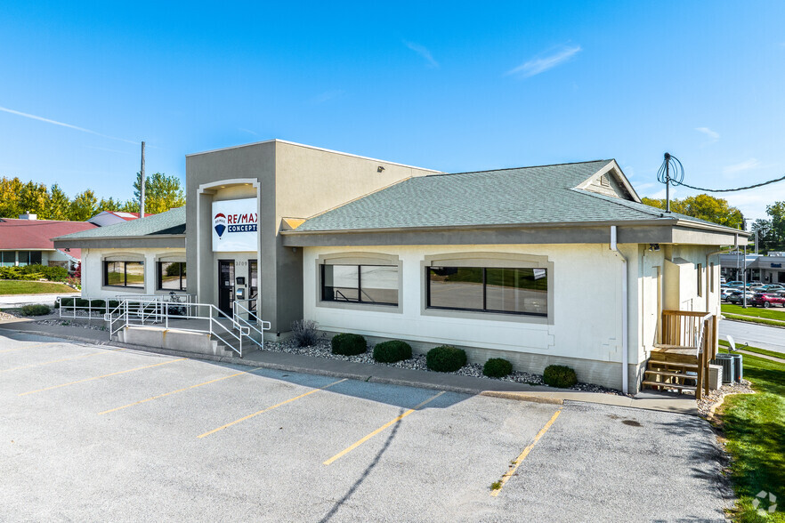 3709 N Harrison St, Davenport, IA for lease - Primary Photo - Image 1 of 11