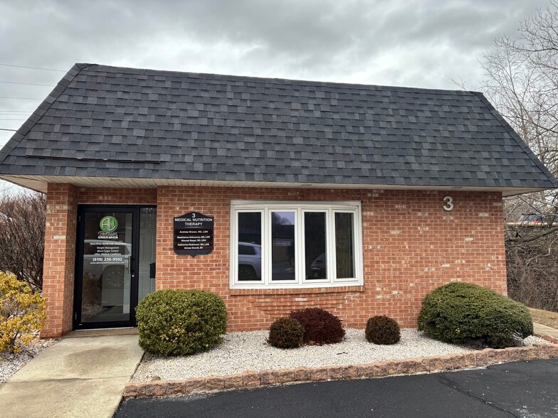 1630 East High St, Pottstown, PA for lease - Building Photo - Image 2 of 8