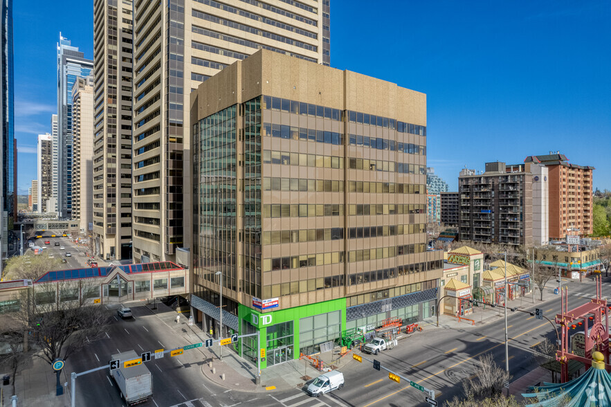 305 SW Centre St, Calgary, AB for lease - Building Photo - Image 1 of 7