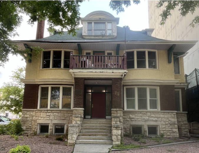 23 Kennedy St, Winnipeg, MB for sale Primary Photo- Image 1 of 2