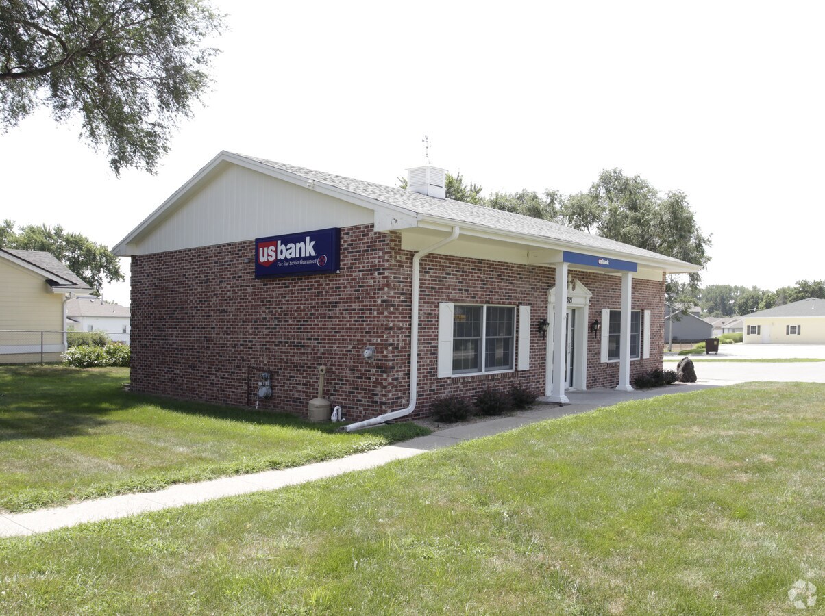 321 Highway St, Underwood, IA 51576
