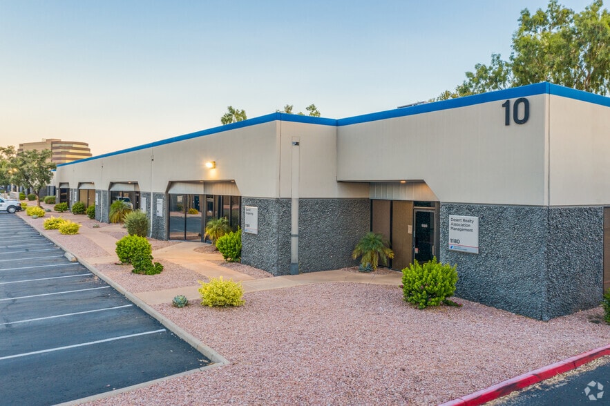 2432 W Peoria Ave, Phoenix, AZ for lease - Primary Photo - Image 2 of 18