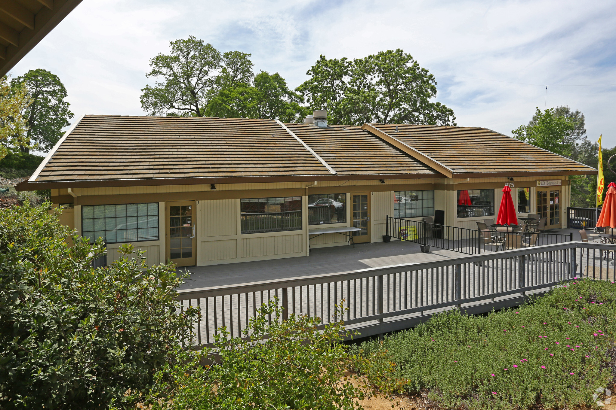 875-877 Embarcadero Dr, El Dorado Hills, CA for lease Primary Photo- Image 1 of 5