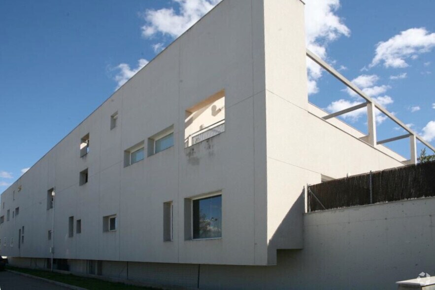 Office in Loeches, Madrid for sale - Building Photo - Image 2 of 6