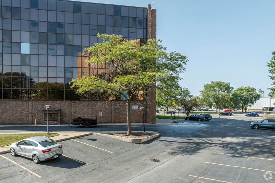 7601 S Kostner Ave, Chicago, IL for lease - Building Photo - Image 3 of 6