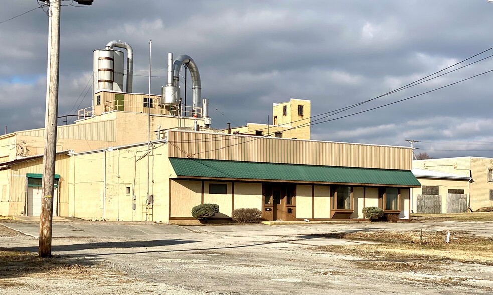 422 Guthrie, Upper Sandusky, OH for lease - Building Photo - Image 3 of 4