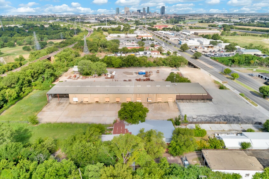 2224 E Lancaster Ave, Fort Worth, TX for lease - Primary Photo - Image 1 of 10