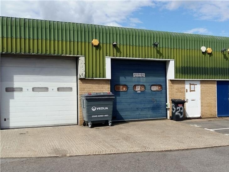 Test Ln, Southampton for lease Building Photo- Image 1 of 5