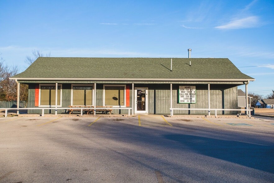 1008 N Highway 77, Marietta, OK for sale - Primary Photo - Image 1 of 1