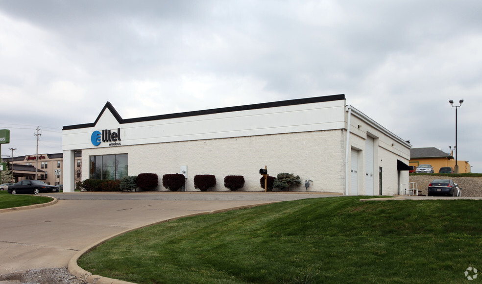 1020 N Lexington Springmill Rd, Mansfield, OH for lease - Building Photo - Image 2 of 3