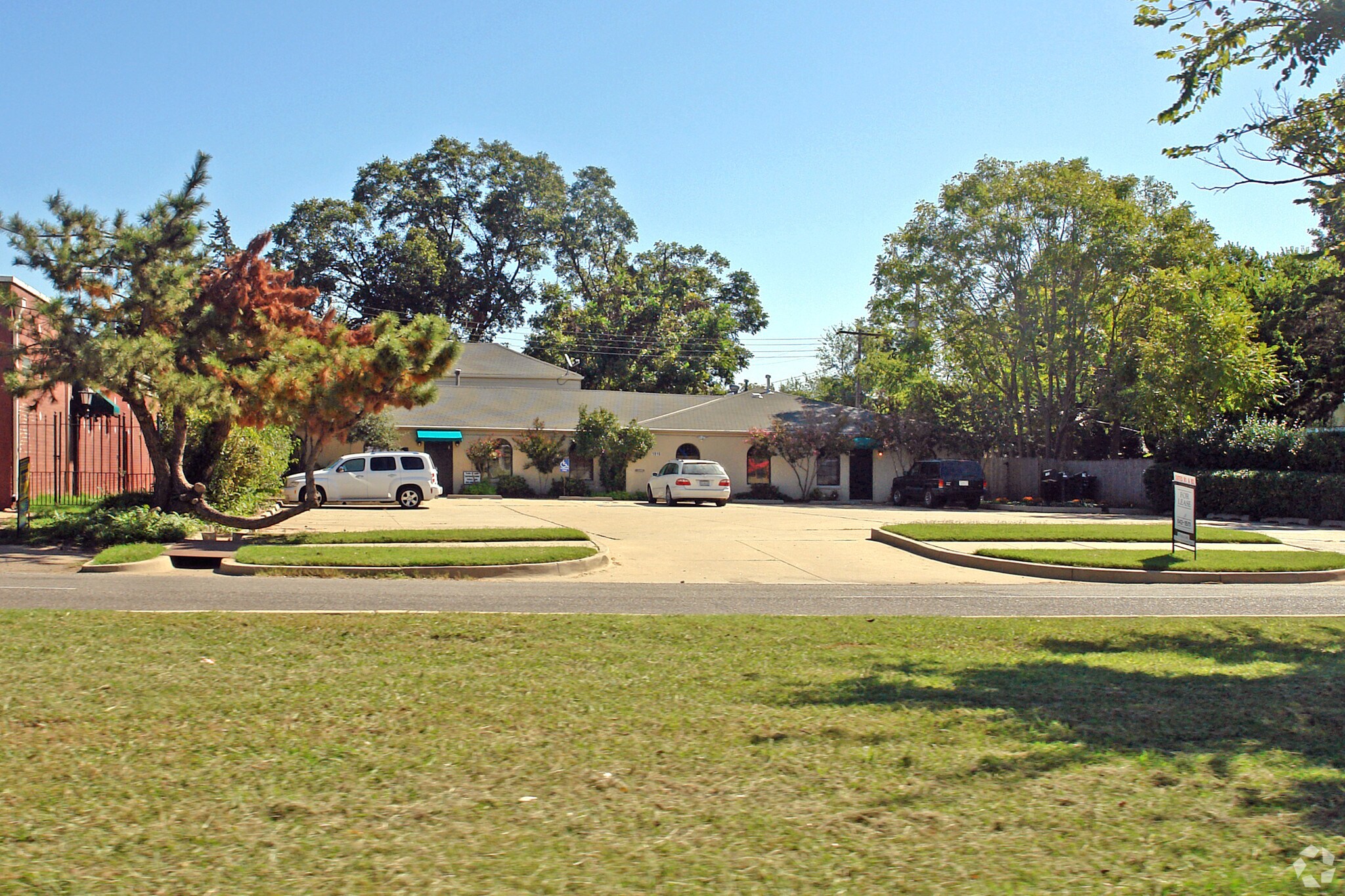 1916 N Drexel Blvd, Oklahoma City, OK 73107 Lakeshore Tower