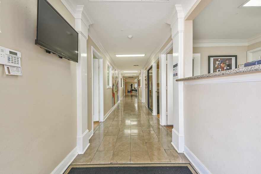 9608 Spencer Hwy, La Porte, TX for sale - Interior Photo - Image 3 of 10