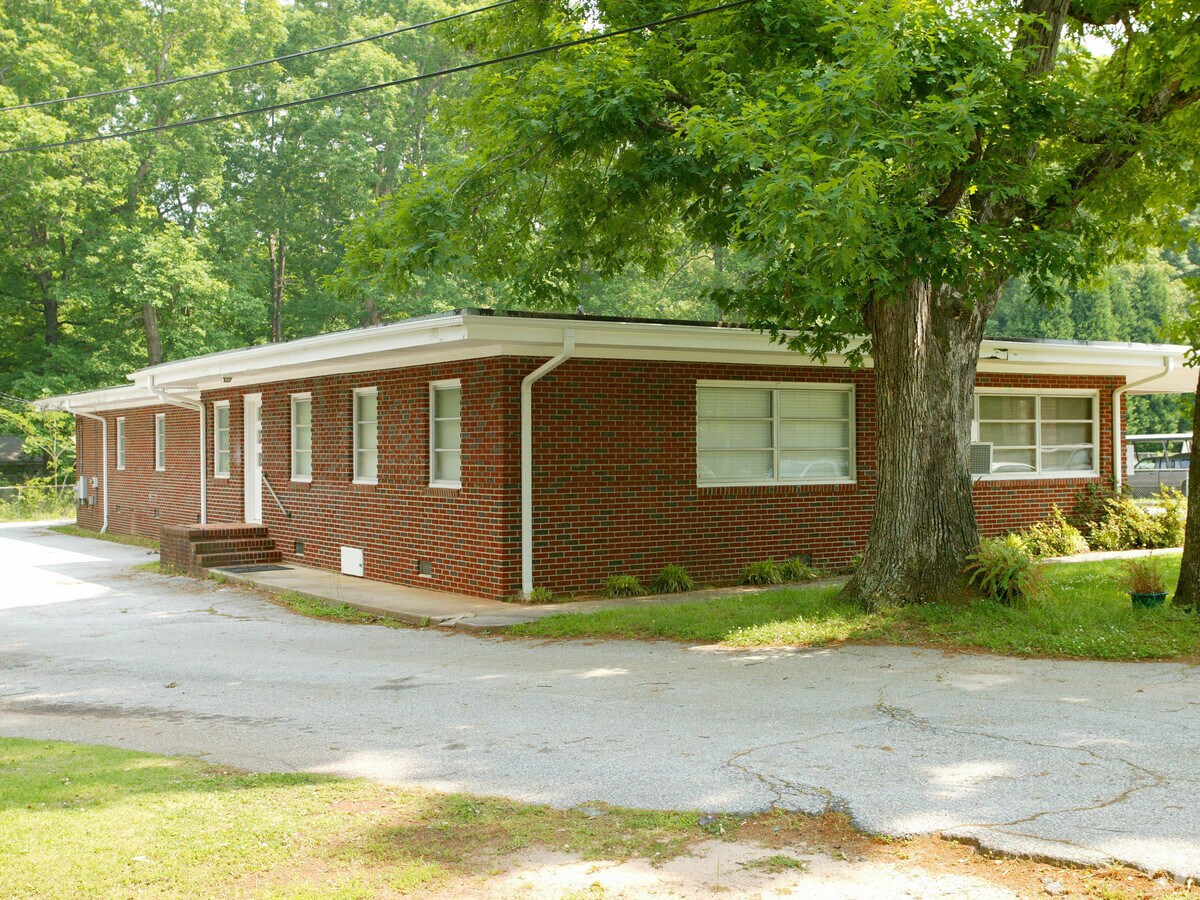 20 S Poinsett Hwy, Travelers Rest, SC 29690 Property Record