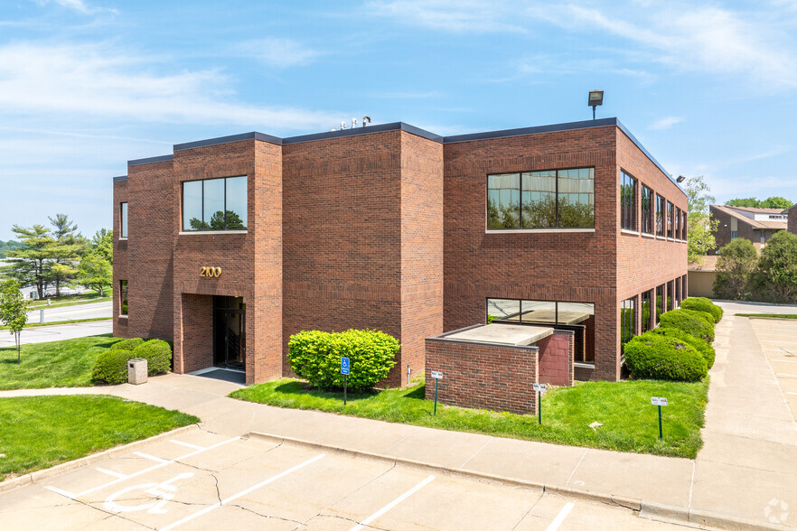 2100 Westown Pky, West Des Moines, IA for lease - Building Photo - Image 3 of 5