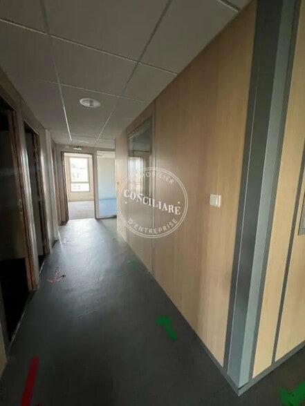 Office in Toulouse for lease - Interior Photo - Image 3 of 5