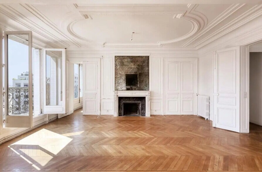 Office in Paris for lease - Interior Photo - Image 3 of 8